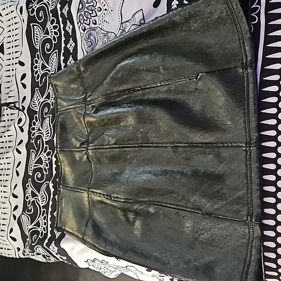 LAST CHANCE FREE PEOPLE Faux Leather Mini Slit Skirt - Picture 3 of 5
